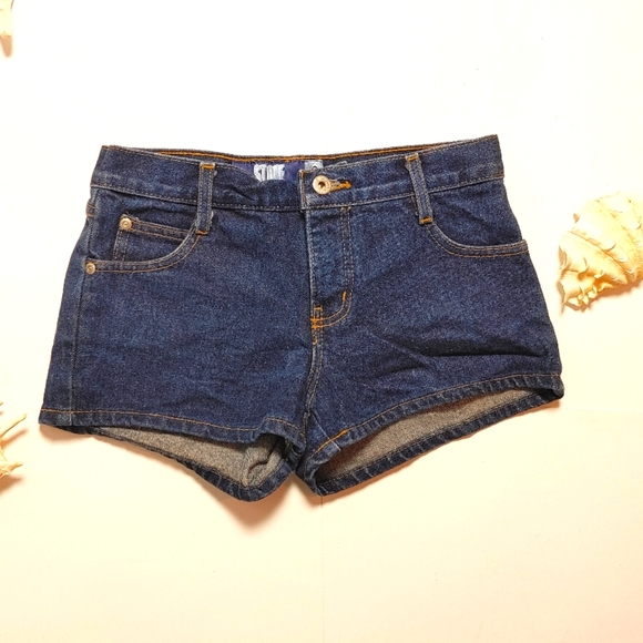 Foxy Jean shorts - Picture 3 of 3